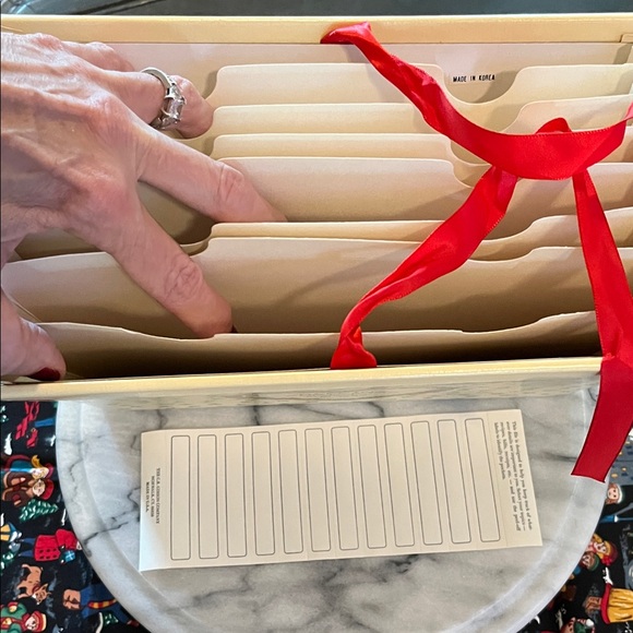 Keepsake Christmas Cards With 12 Filing Compartments & Red Ribbon Red Closure - Picture 6 of 6